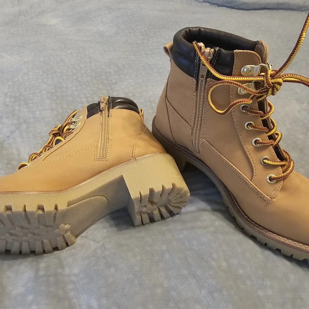 Sugar Tan Zip Boots - Size Women's 6.5 - Picture 3 of 4